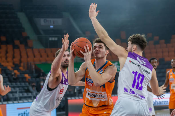 锤炼了她在 锤炼了她在